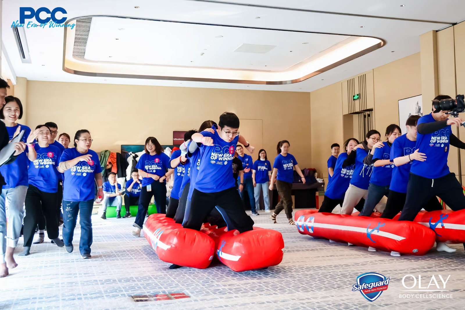 33737989.jpg 北京朝阳区F1赛车2025.07珠三角31人东莞晚宴游戏20|陀螺团建活动实拍