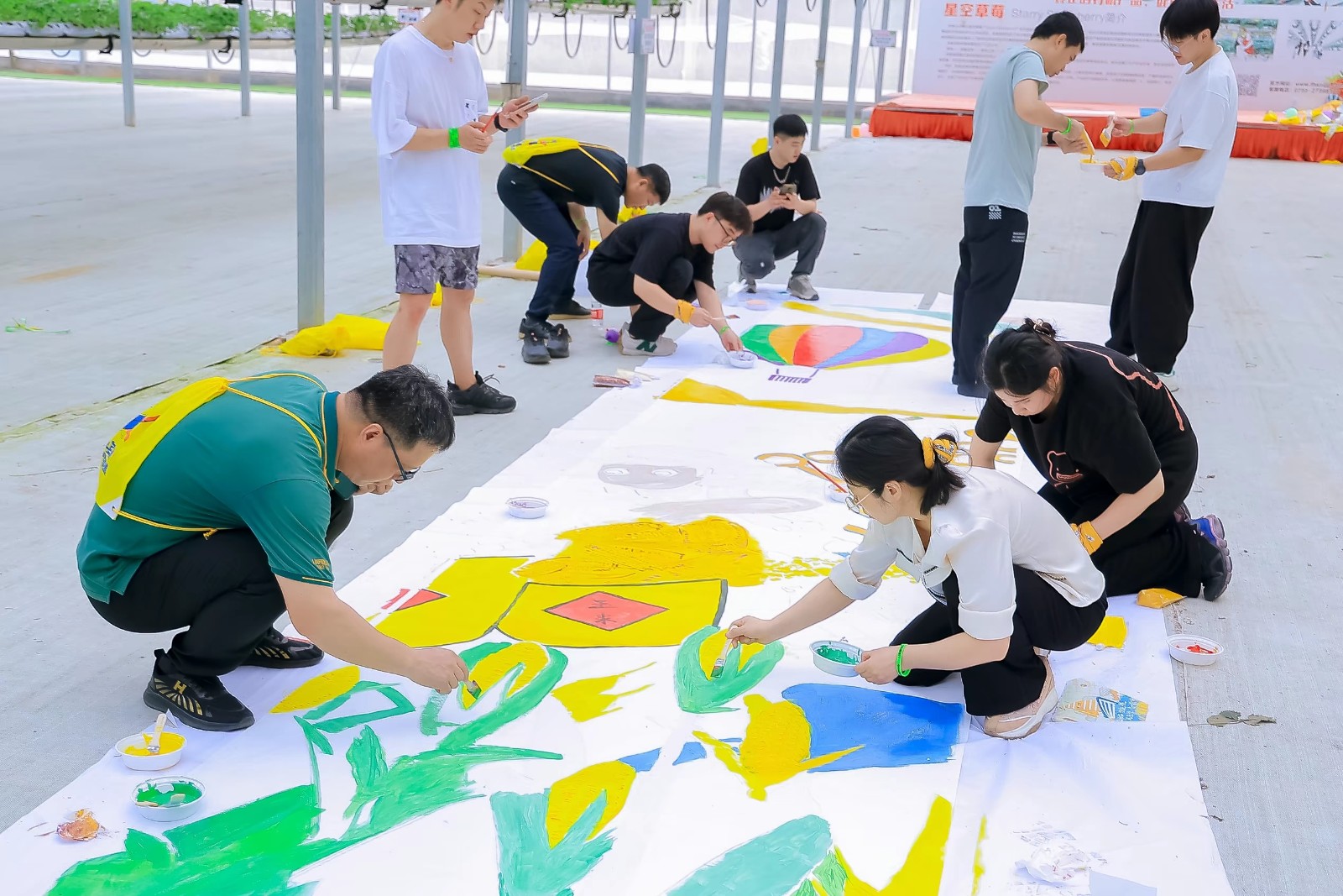 34303418.jpg 成品还能在年会上展示或拍照传播,让团建不止于当天|陀螺团建活动实拍