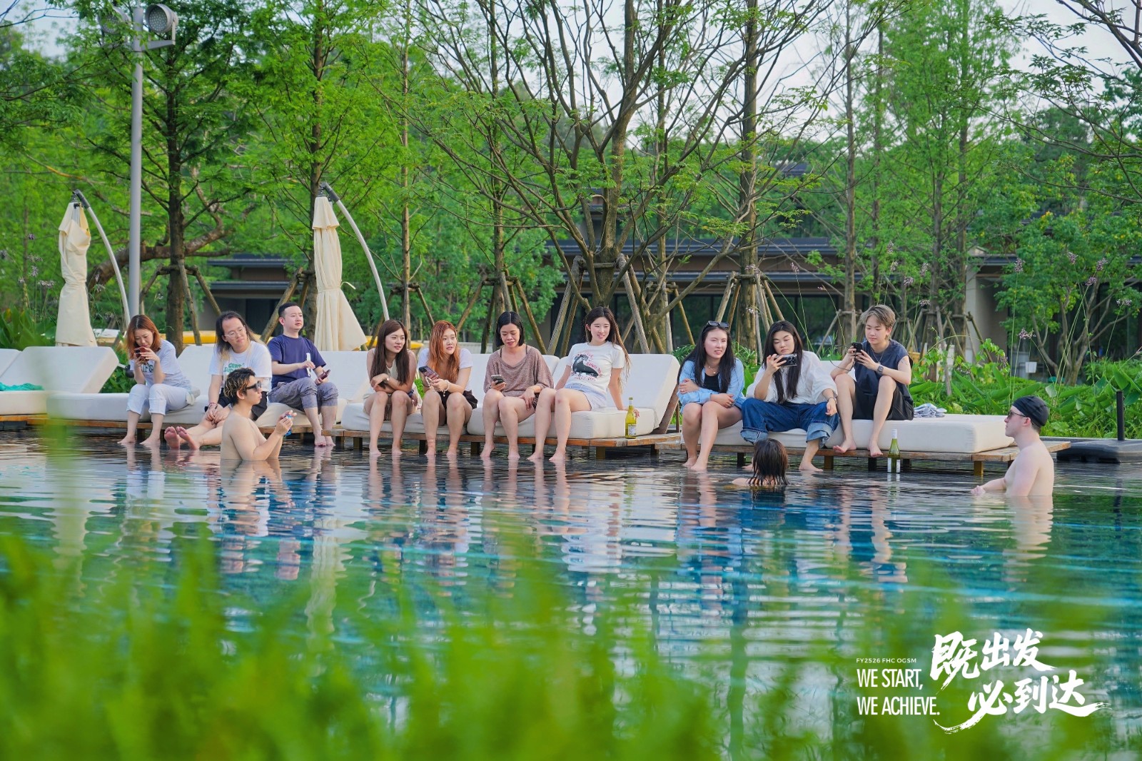 67641794.jpg 2025年7月,宝洁31人团队在东莞执行晚宴游戏——以晚宴|陀螺团建活动实拍