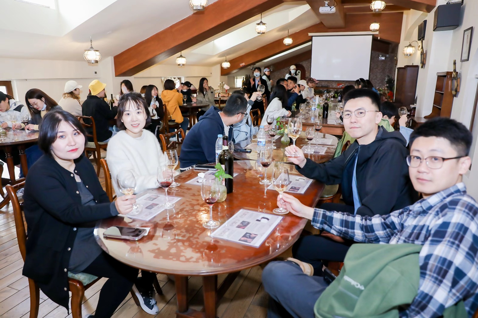 29158287.jpg 爱斐堡保险团队,两日版解谜周边华为互联网科技219月20日张|陀螺团建活动实拍(图4)