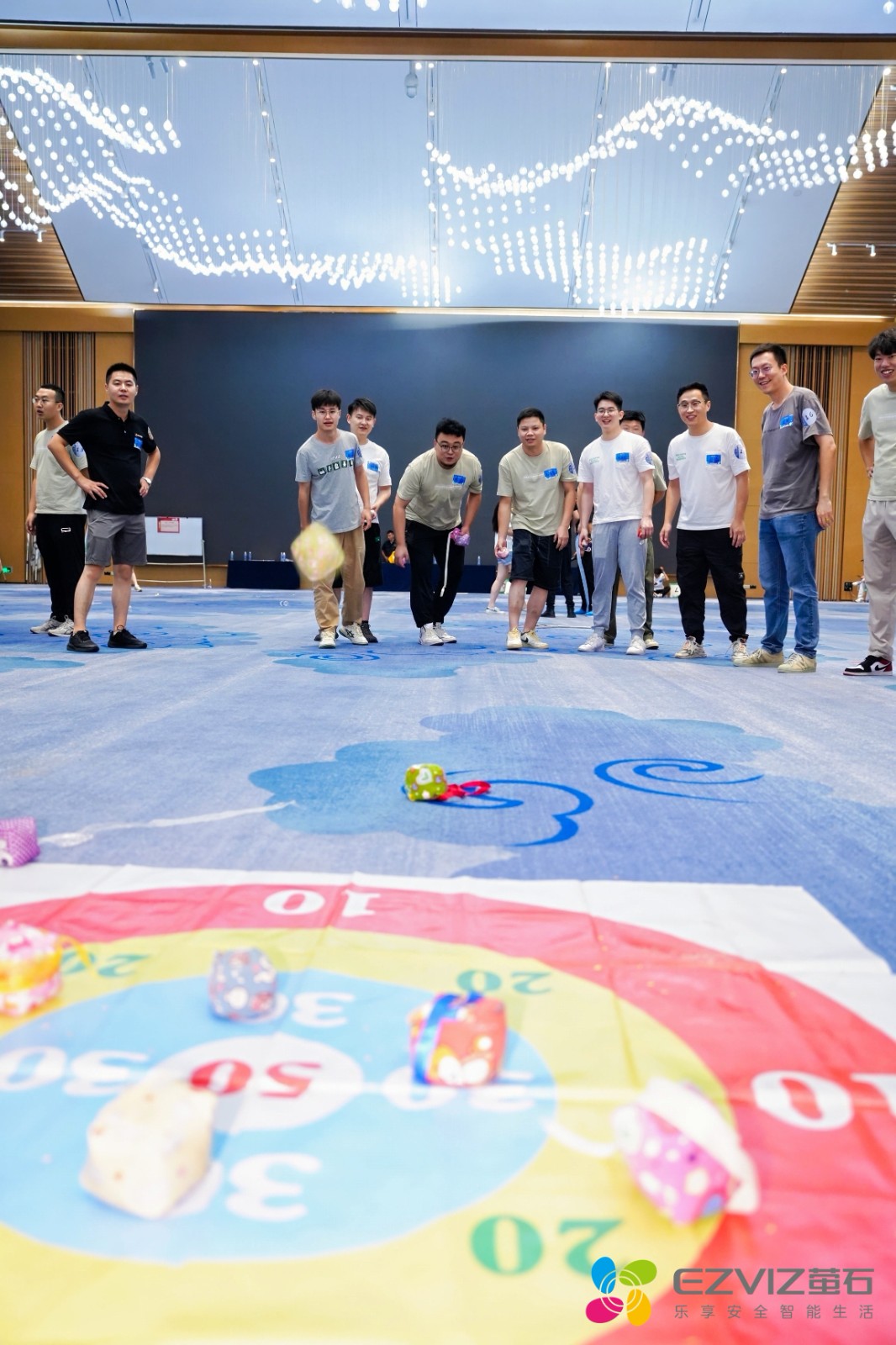 73947354.jpg 大团队同场时阵营博弈特别上头|陀螺团建活动实拍(图3)