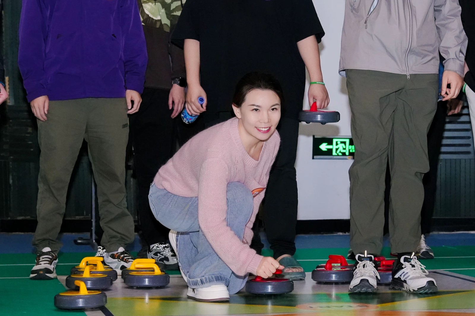 91941530.jpg 顺德龙江外国语学校旱地冰壶飞鹤财务中心消费品零售651月北京|陀螺团建活动实拍