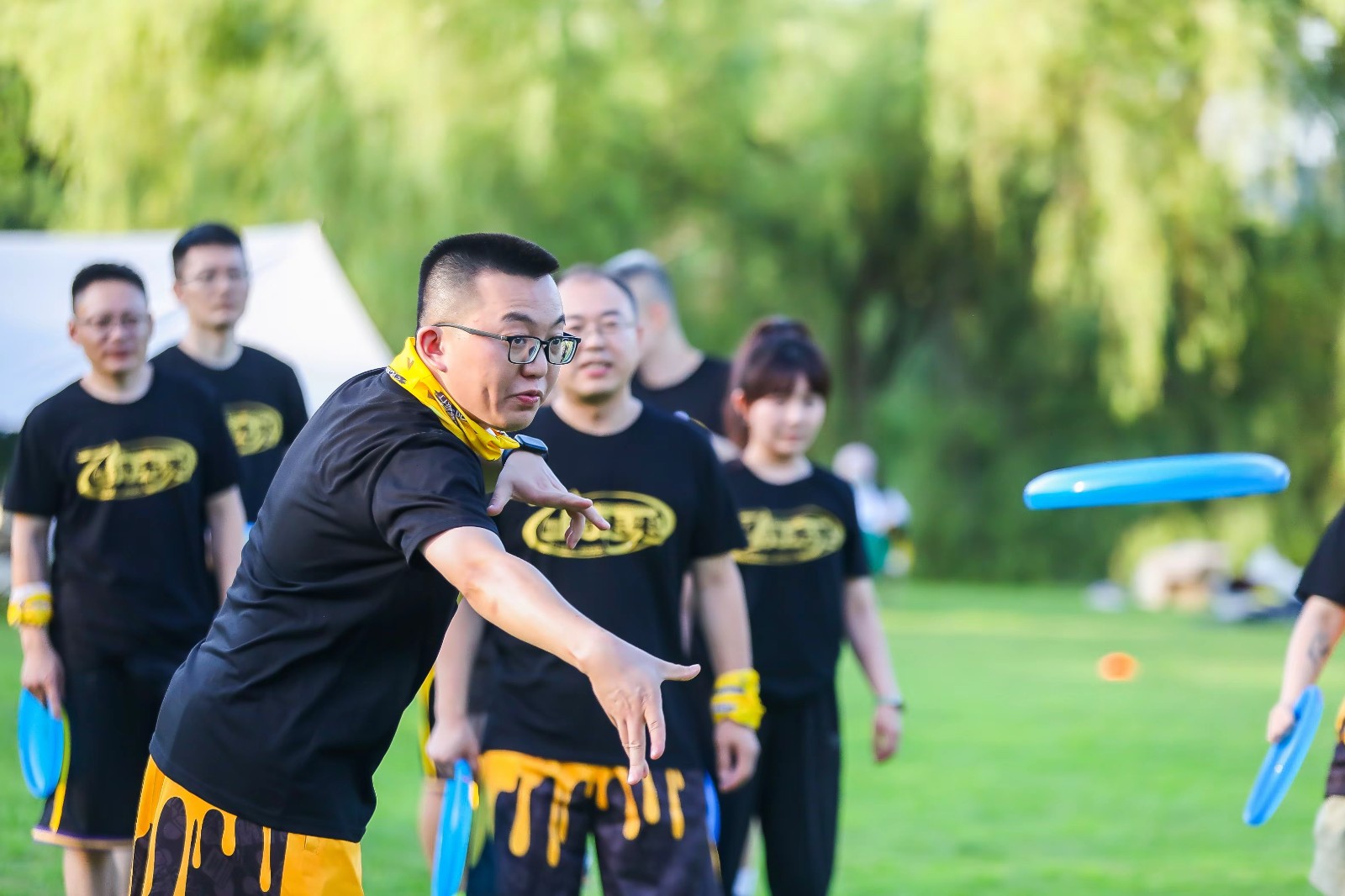 9937364.jpg 200人级别(如小米)会同时开3—4片场地轮转,避免排队|陀螺团建活动实拍(图3)