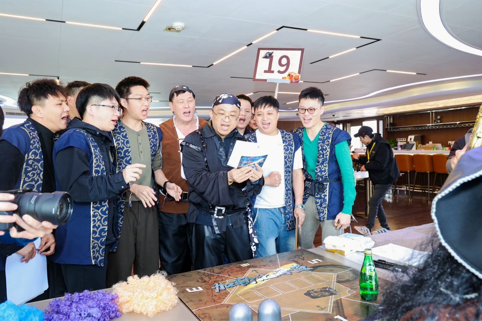 96443237.jpg 2月28日正日子,260人陆续抵达昆山国际会展中心|陀螺团建活动实拍